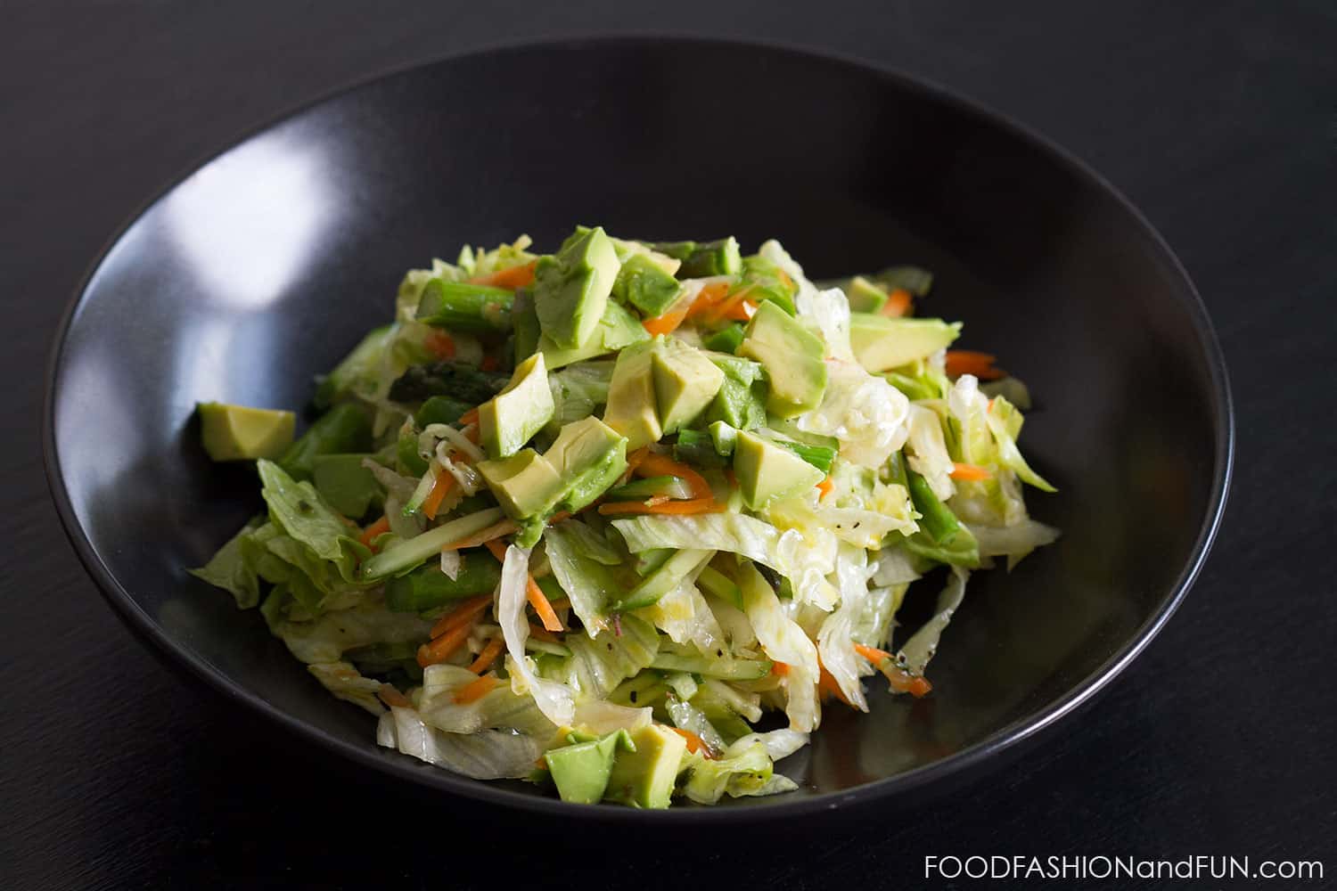 salad, iceberg lettuce, avocado, carrots, chopped, salad dressing, herbs, foodfashionandfun, recipe