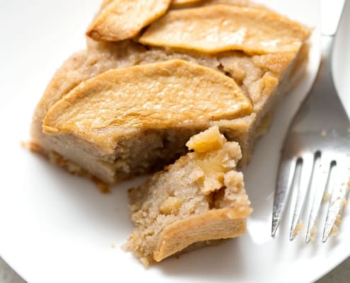 This Gooey Apple Cake is gluten and refined sugar free. Most of the sweetness and gooeyness comes from the fruit. It’s a sweet and delicious cake that serves a crowd. This recipe suits the AIP (includes reintroduction) and Paleo diets.