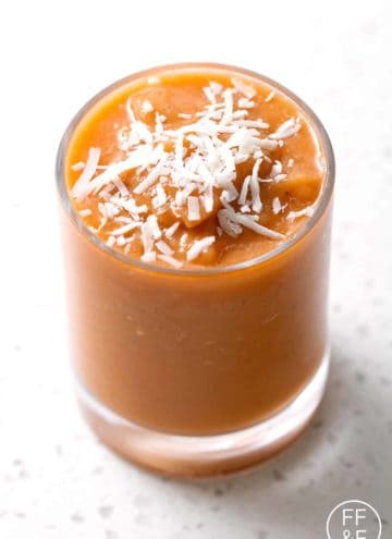 Carrot Cake Smoothie. It's made with carrot juice and no sugar so it's super healthy.