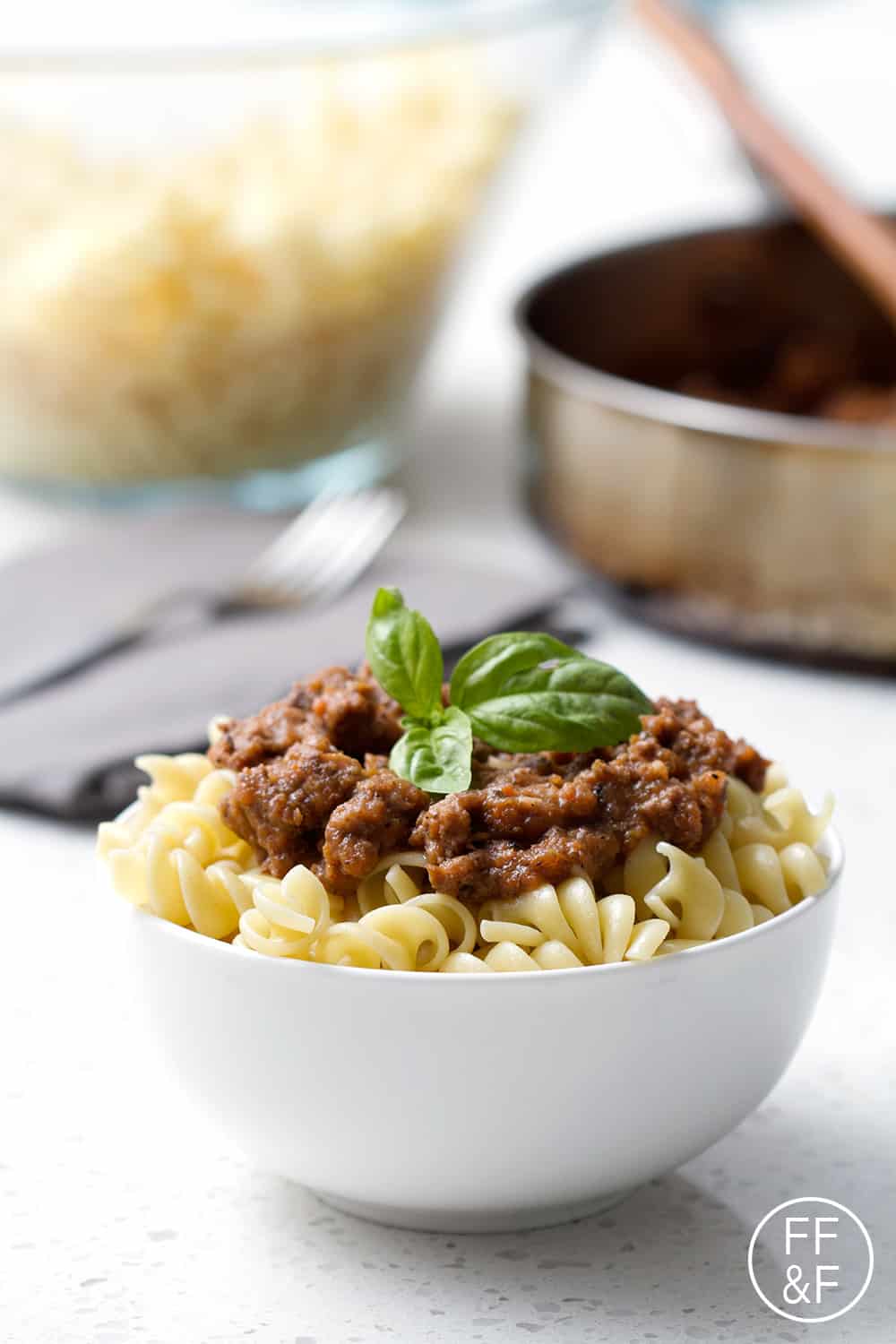 A tomato-less nomato sauce made of fresh veggies mixed with ground beef to create a not-so-classic Nomato Bolonese. This recipe is allergy friendly (gluten, dairy, shellfish, nut, egg, and soy free) and suits the autoimmune protocol diet.