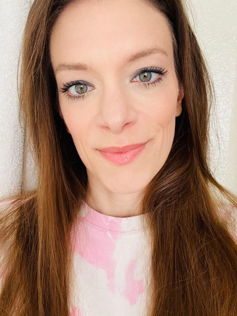 selfie for nontoxic mascara review post